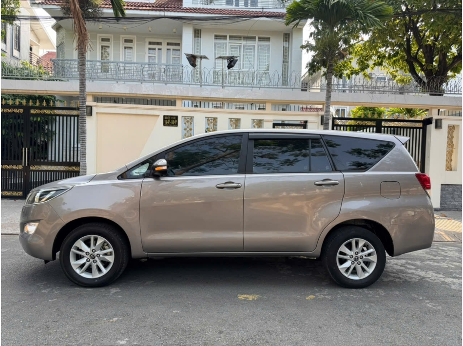 Innova 2017 số sàn 